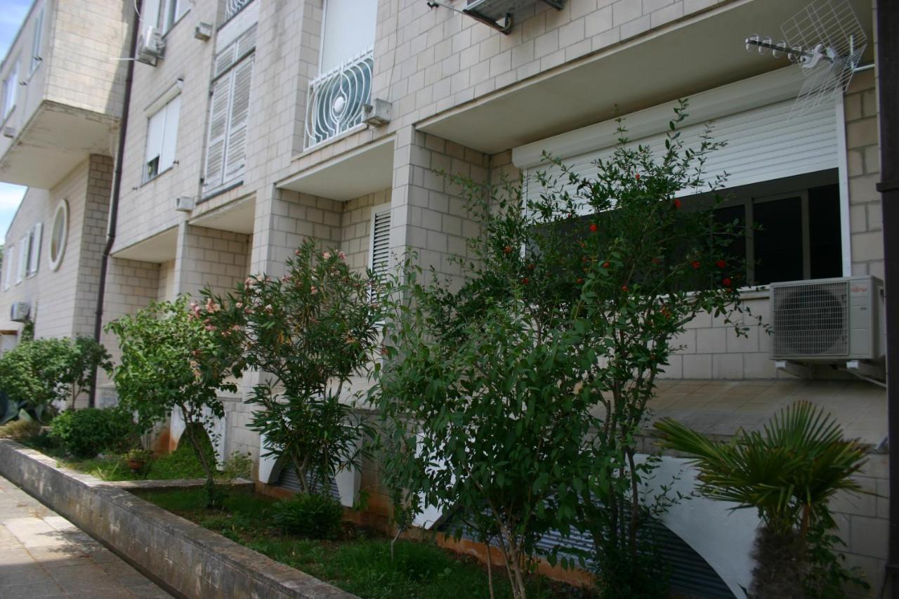 Next Door Apartment Maro & Ivan Njivice Exterior photo