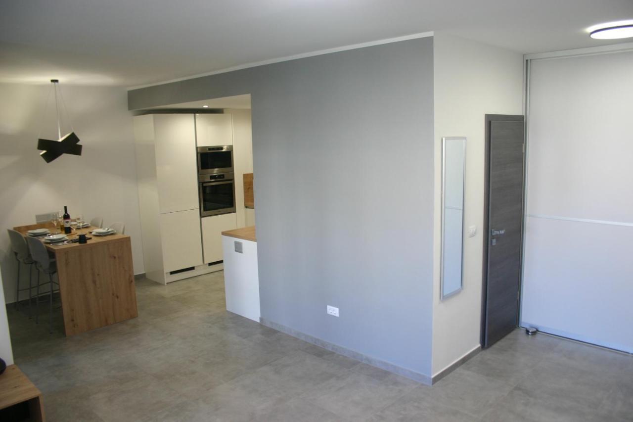 Next Door Apartment Maro & Ivan Njivice Exterior photo