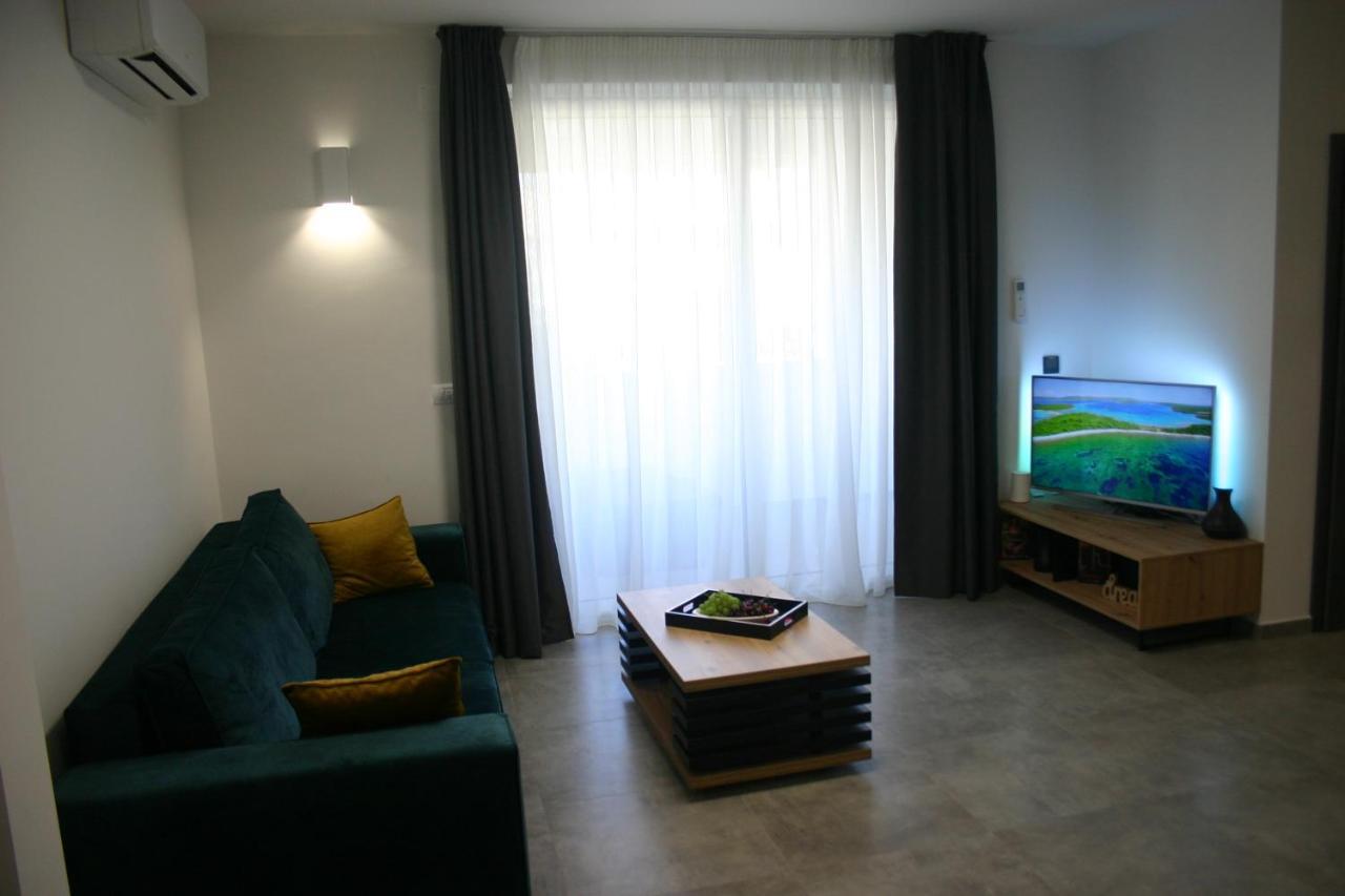 Next Door Apartment Maro & Ivan Njivice Exterior photo